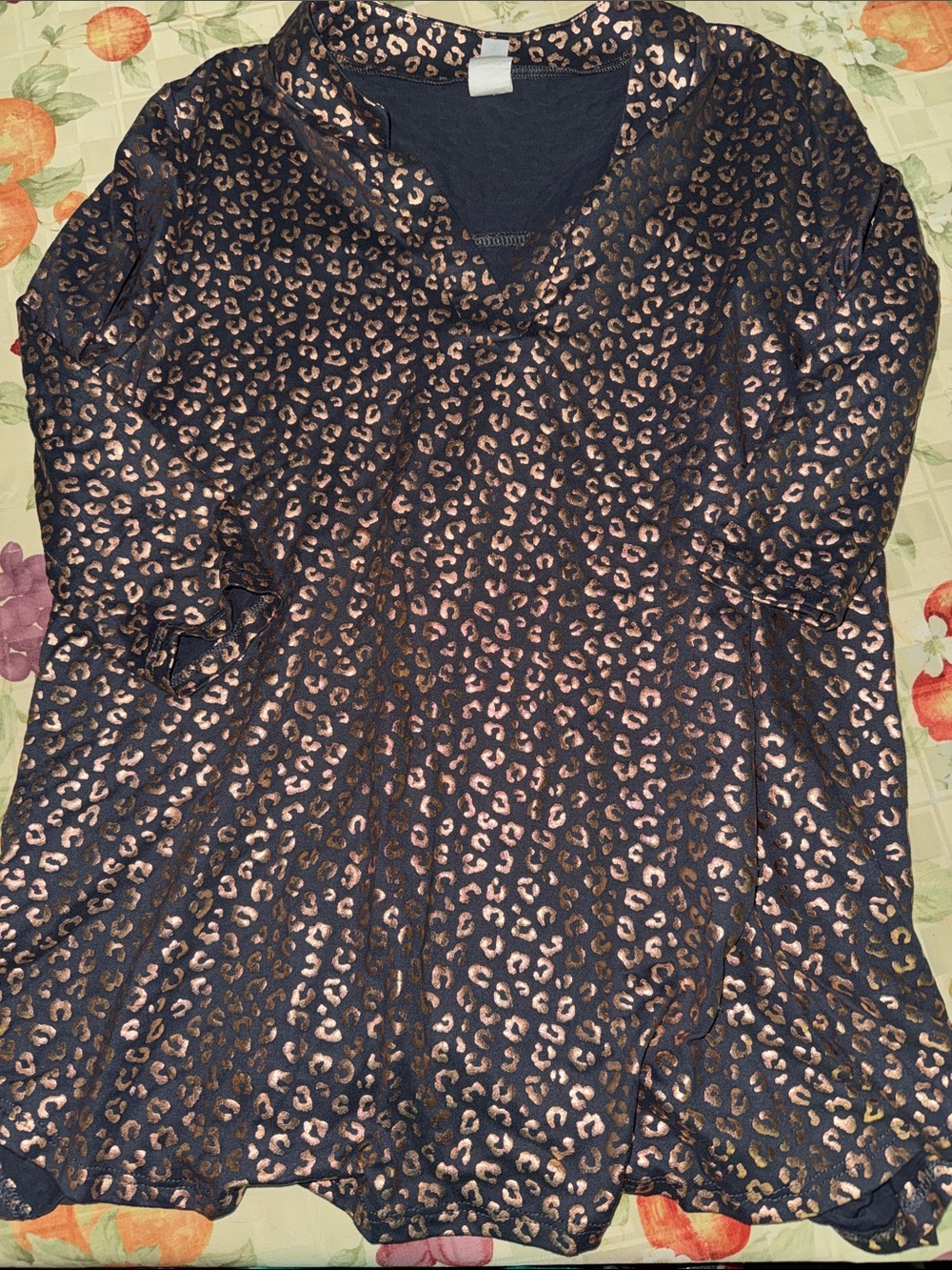 Women's V-Neck Metallic Leopard Print Top - Rose Gold on Black